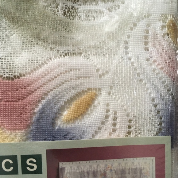 2 Sets of polyester window panels, one new se, one slightly used; 4 pcs total - Picture 7 of 16